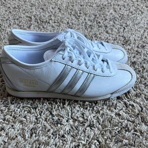 BNWOT Adidas Italia Sneakers
